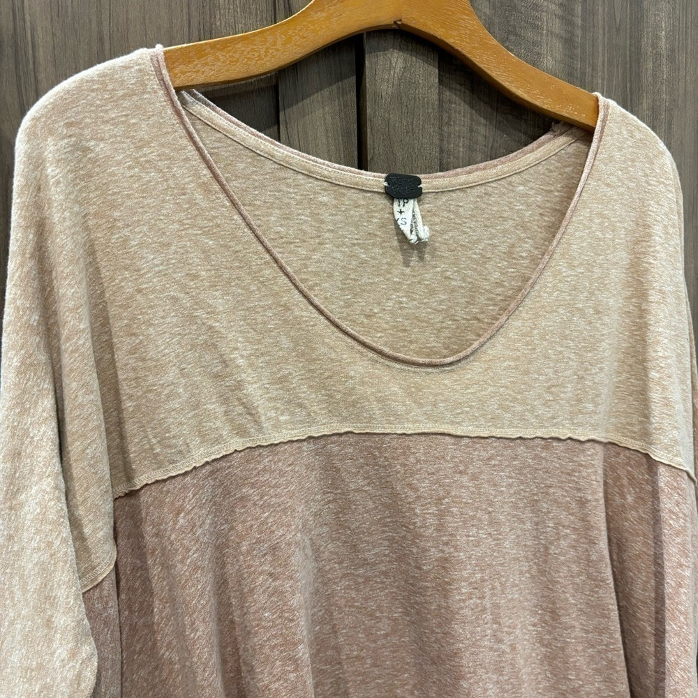 Free People XS Cloud Nine Slouchy Oversized Long Sleeve Top Sunset Haze Pink - Picture 6 of 11